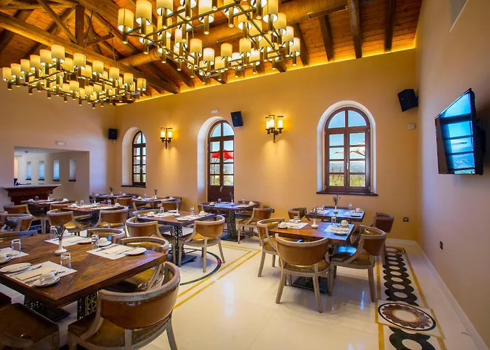 Grand Palace & Hotel