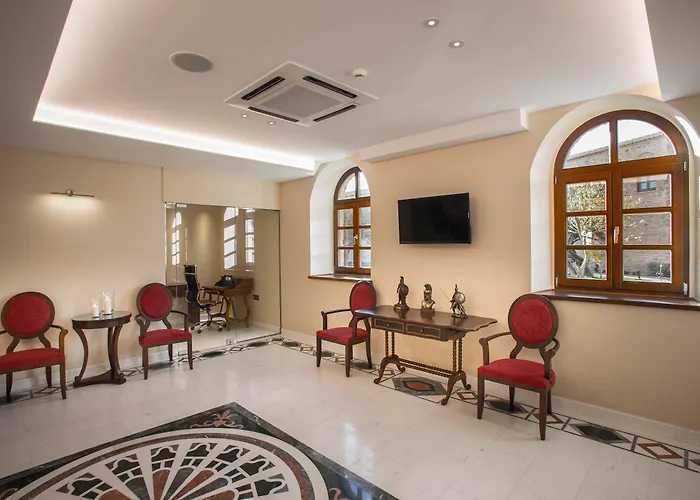 Grand Palace & Hotel