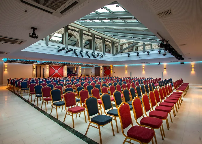 Hotel Grand Palace &