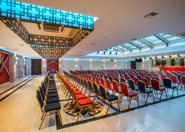 Grand Palace & Mistra